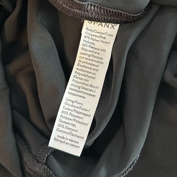 SPANX Faux Leather Matte Black Camo High Waisted Leggings Tummy + Booty Shaping - Picture 12 of 12